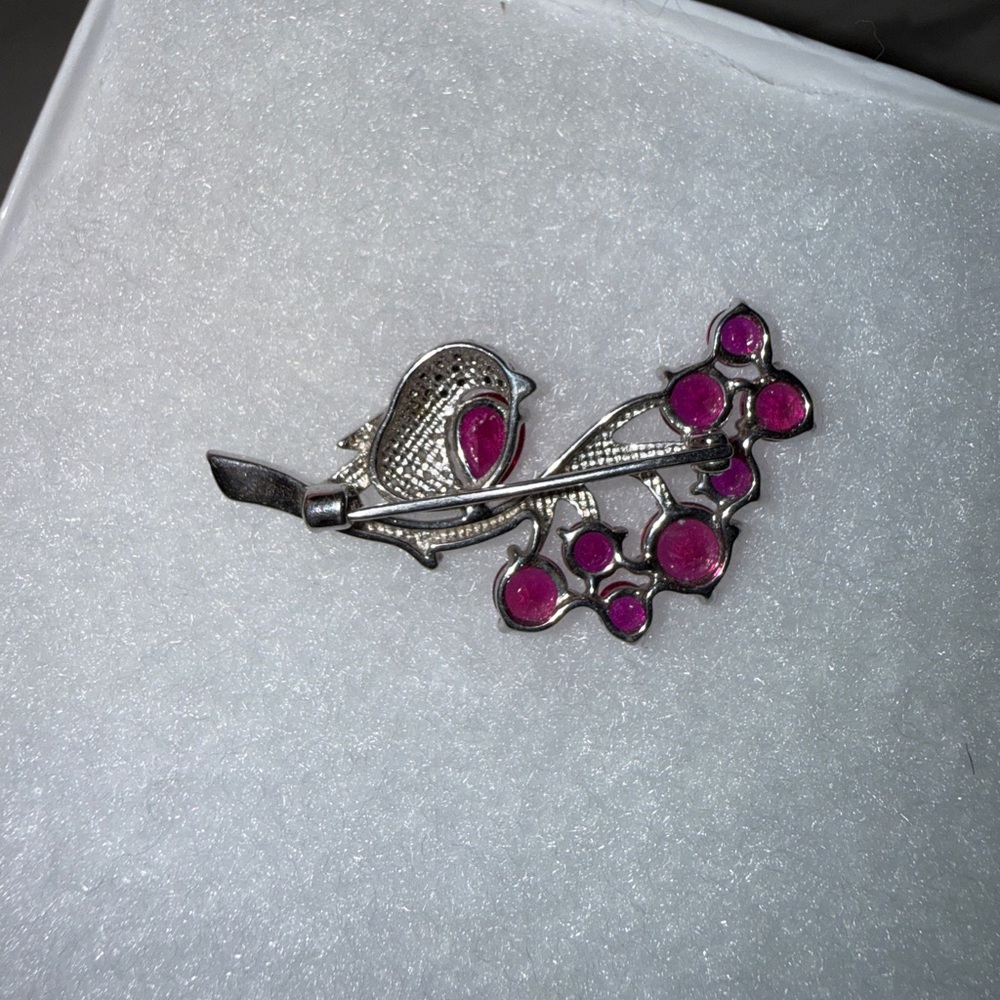 Elegant Silver and Red Crystal Brooch - Picture 3 of 4